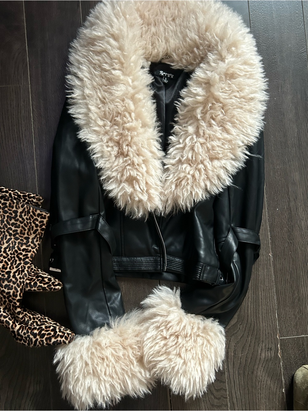 Dolls Kill Black Faux Leather Jacket with Cream Faux Fur Collar and Cuffs - Picture 2 of 11